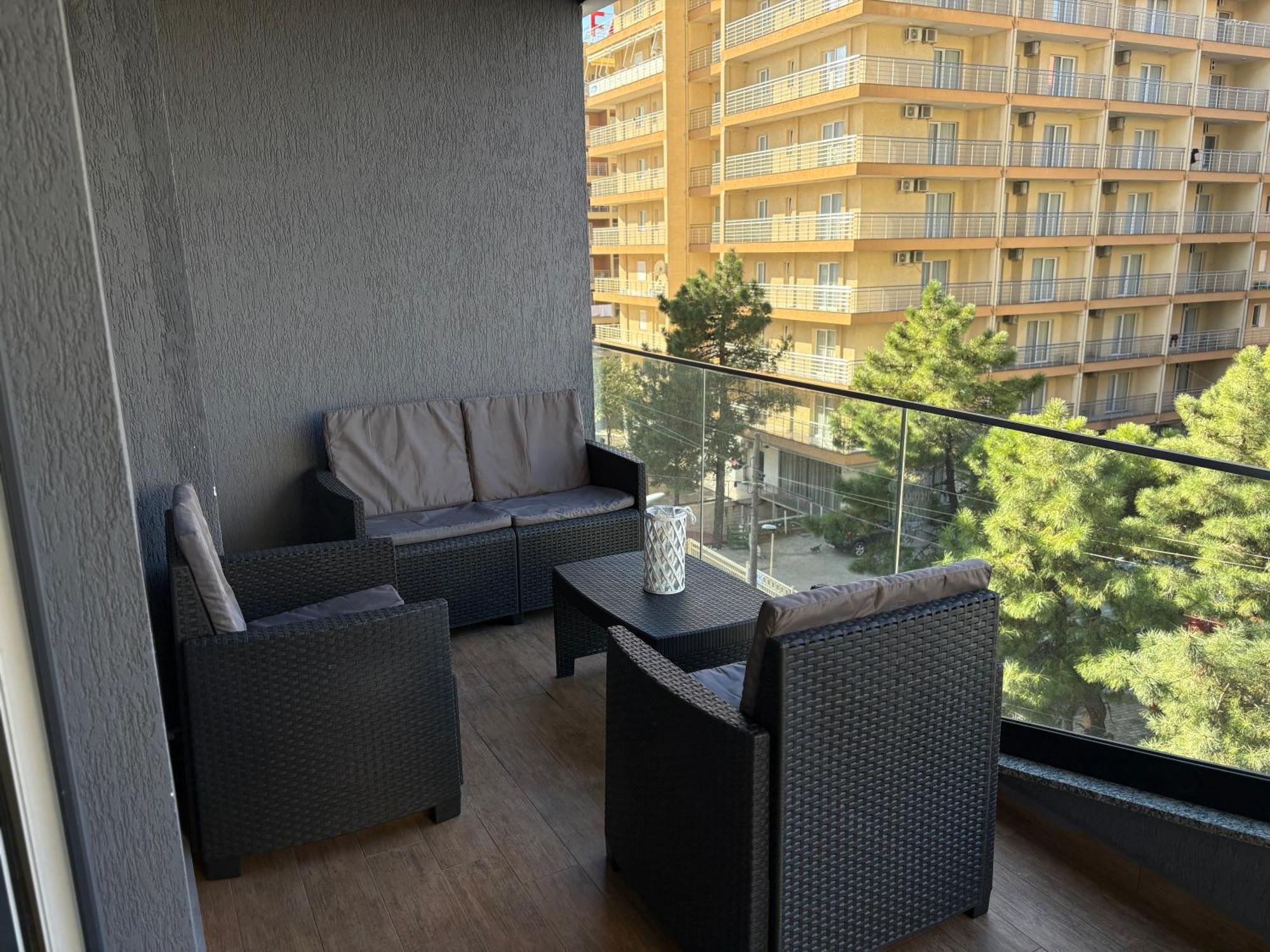 Shëngjin Megan Residence - Floor 3 المظهر الخارجي الصورة